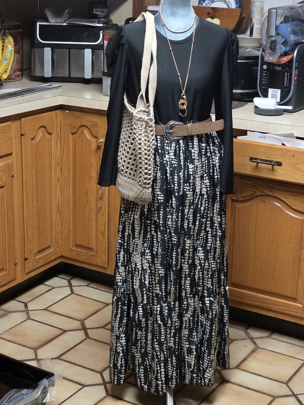 Black & Cream Printed Maxi Dress Purse And Necklace Bundle